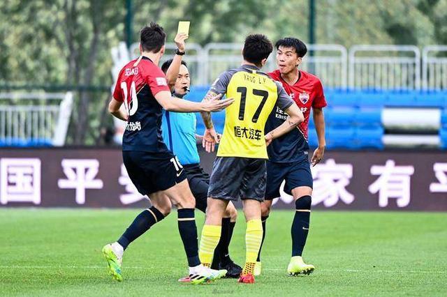 中超奇葩判罚视频,中超奇葩踢点球