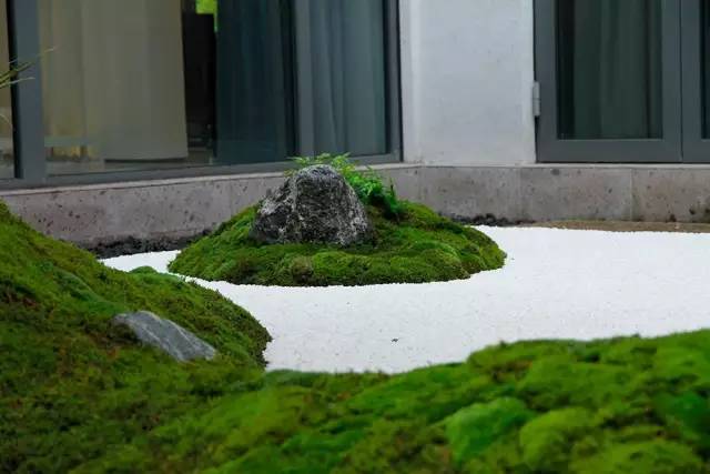 枯山水庭院景观制作过程,庭院枯山水施工做法