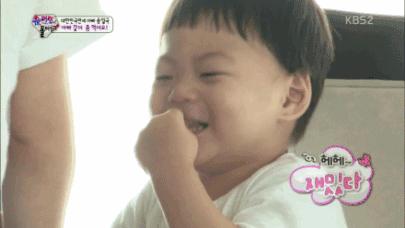 3岁小孩总吃手怎么戒掉,孩子四岁了还老是吃手怎么教育