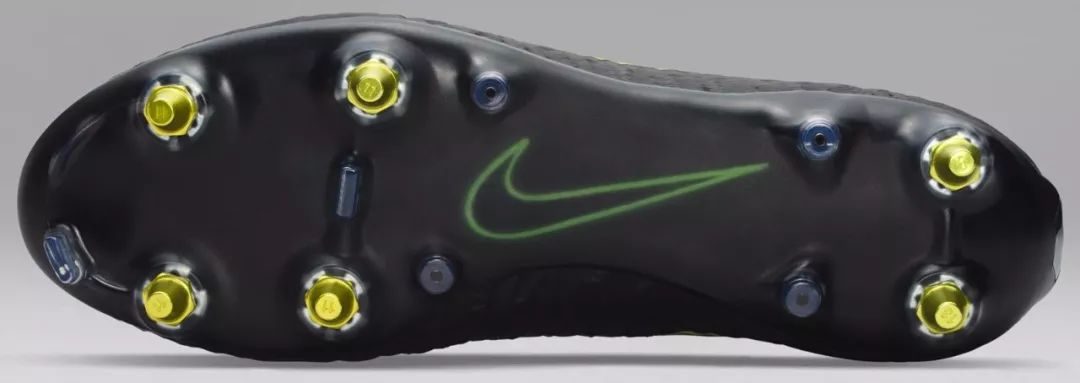 如何挑选足球鞋,儿童如何挑选足球鞋