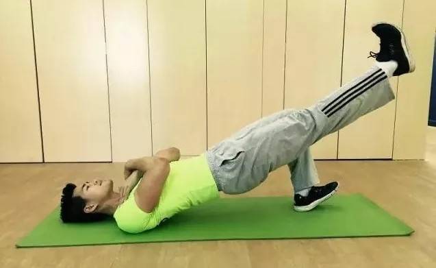 预防大腿肌肉拉伤戴什么护具好,预防大腿肌肉拉伤