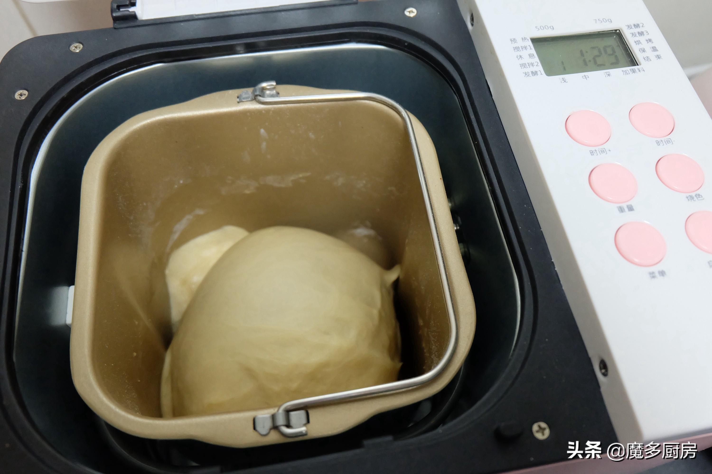 做面包只要一台面包机,多图详解面包制作,低糖无油配方真不错