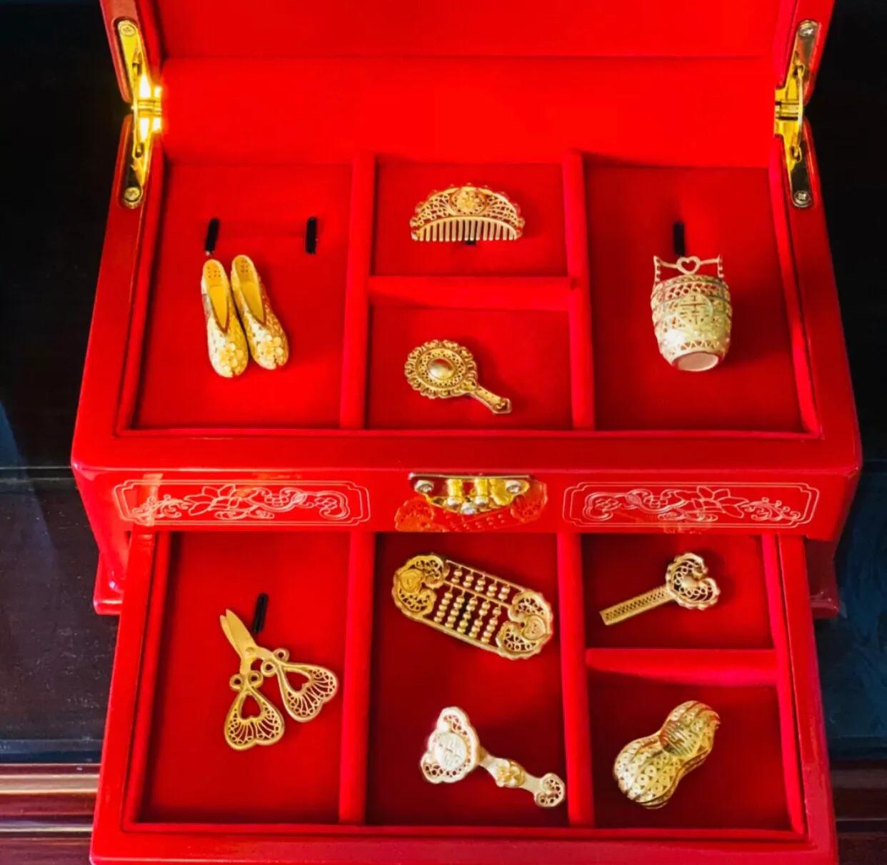 赵雅芝代言的老凤祥黄金耳环,赵雅芝代言老凤祥黄金同款项链