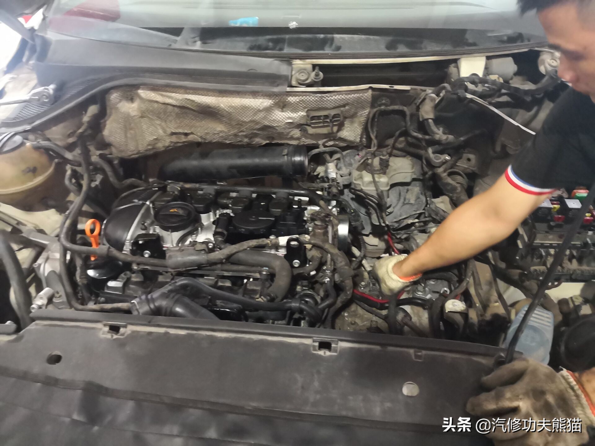 大众途观发动机烧机油维修多少钱,2010款大众途观严重烧机油