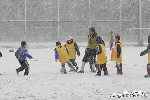 有多少家长敢让孩子踢球,舍得让孩子学足球吗