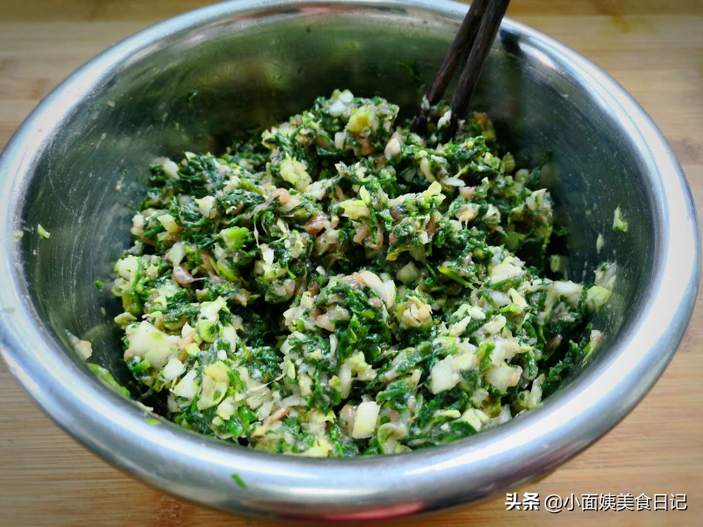 荠荠菜调饺子馅容易干怎么办?加入一些它,细嫩爽口,味道翻几倍