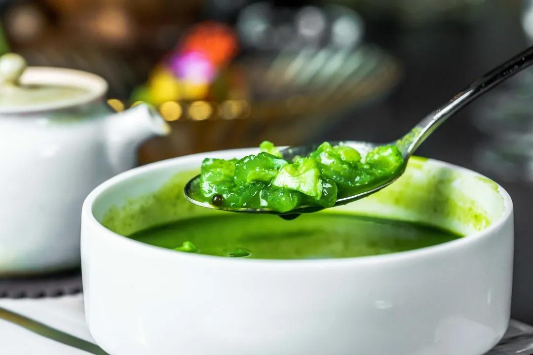 这家人均880的私房菜，连杯子都是施华洛世奇