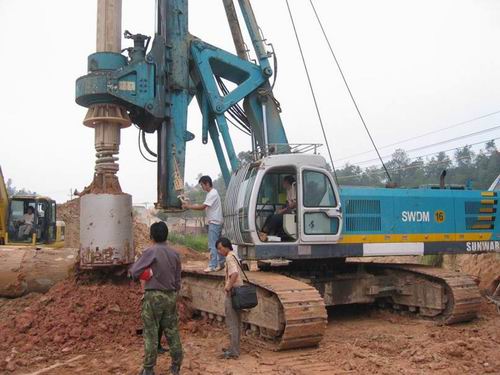 开铲车能赚多少钱,开铲车能挣多少钱