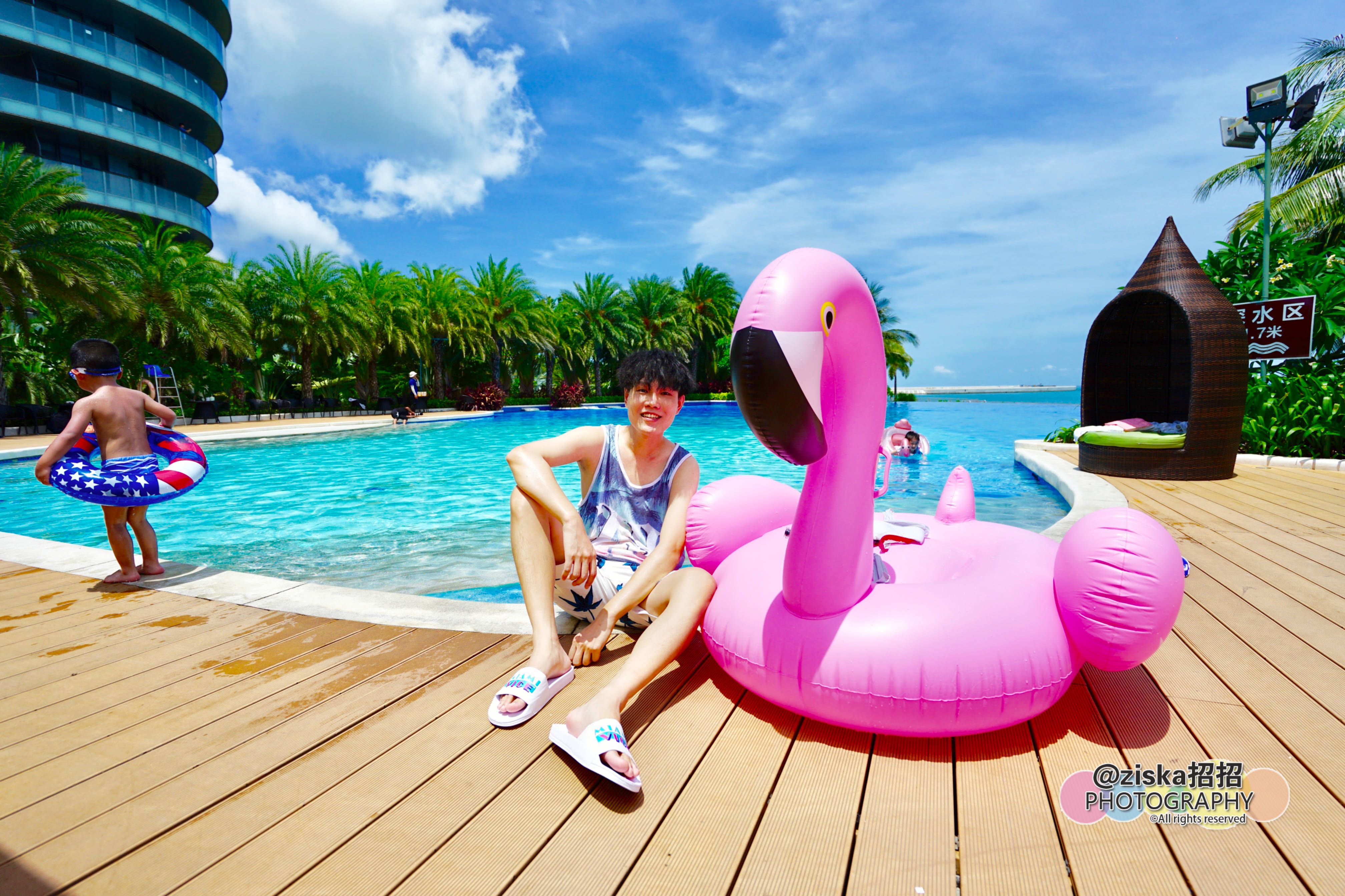 杨紫给李现分享旅游景点,现实生活中李现和杨紫到三亚旅游