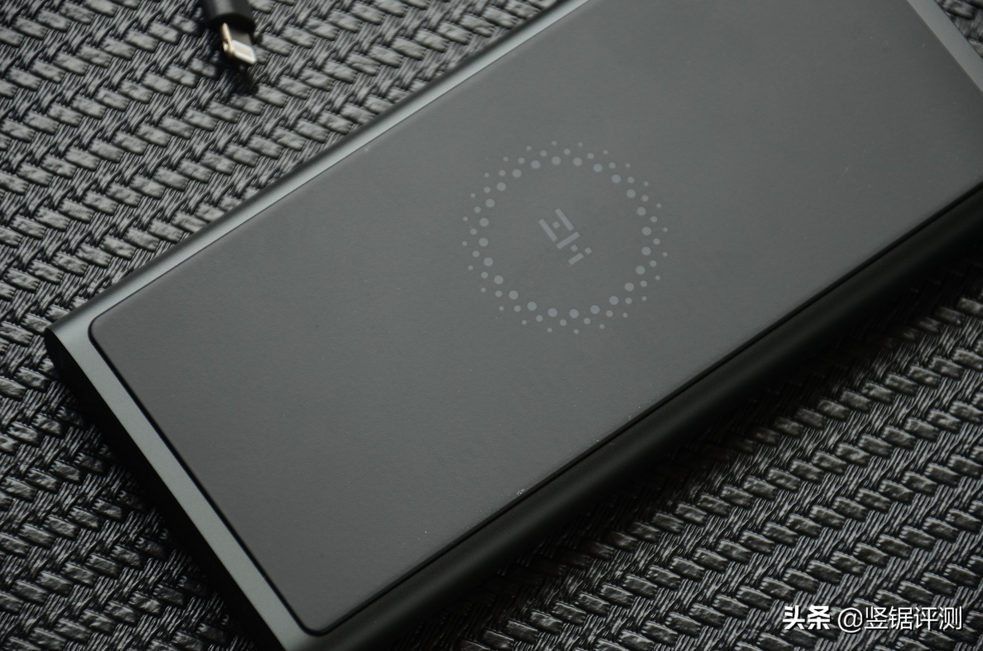 小米生态链紫米出多功能移动电源,紫米zmi50w6700mah二合一移动电源