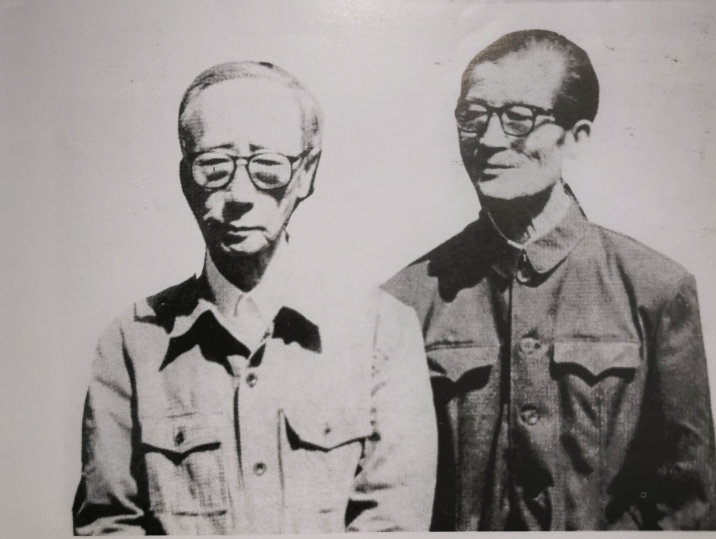 末代皇帝溥仪真被改造成功了？他被特赦后，继子三次探望揭开真相