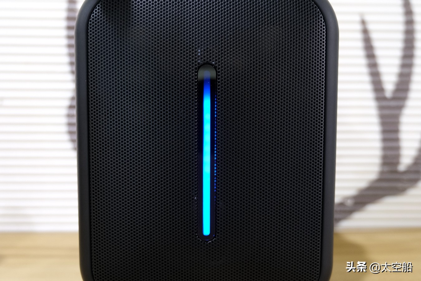 艾特铭客m18和a90哪个好,艾特铭客m18蓝牙k歌音响