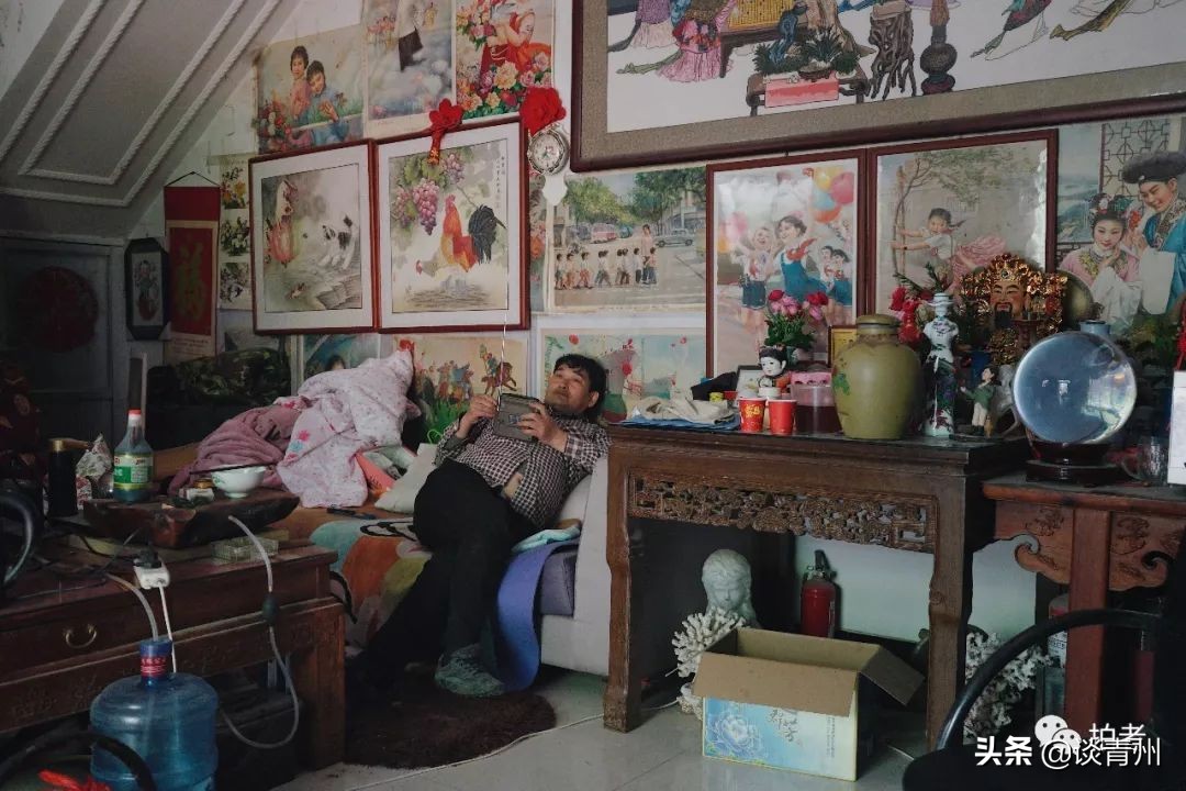 大衣哥朱之文买新车引围观,大衣哥朱之文被农民围观