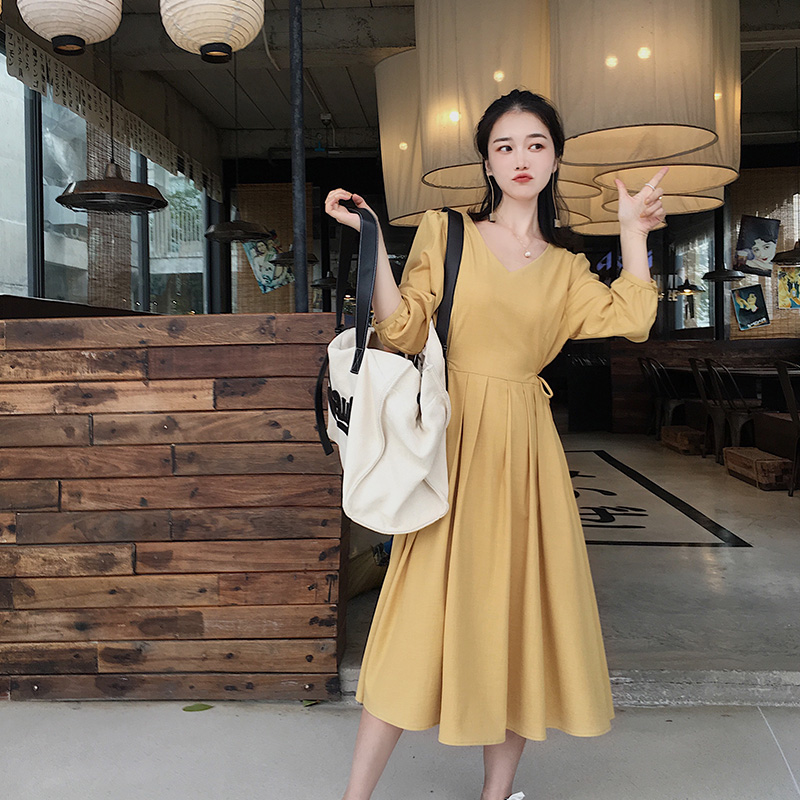 魅力网红连衣裙,显知性优雅,打造夏日迷人“砍男装”