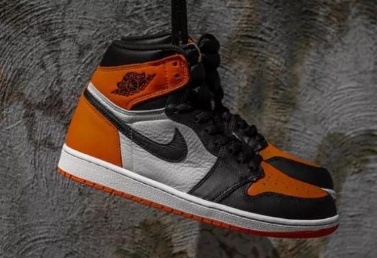 aj一双鞋子最低要多少钱,一双aj4万美金