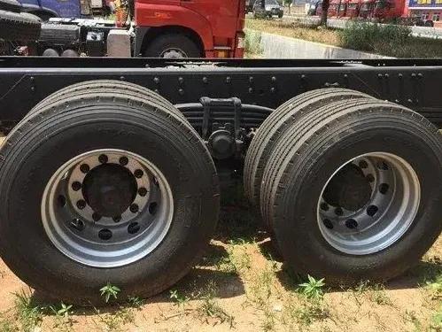 18款解放jh6500马力牵引车怎么样,解放j7对比欧曼est汕德卡旗舰高栏