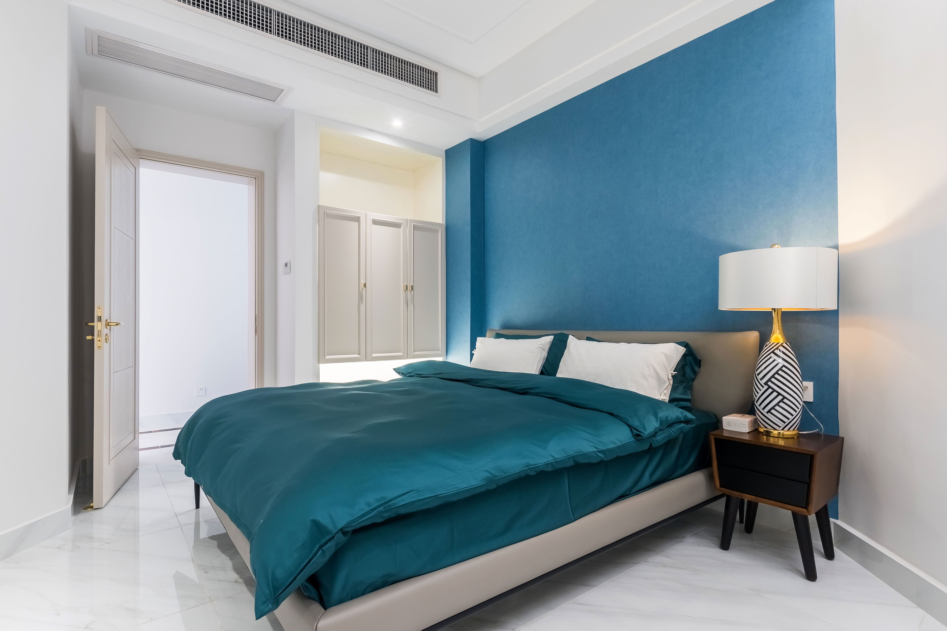 一年一轮回，百万欠款再创业又入坑？