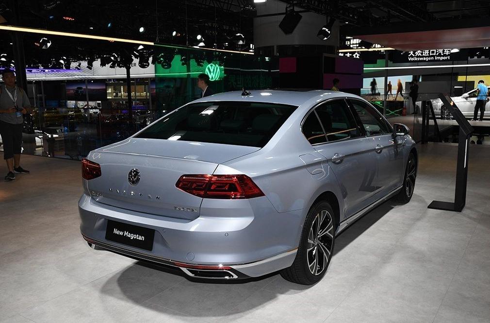 帕萨特迈腾哪个更有档次一点,帕萨特迈腾到底哪个贵