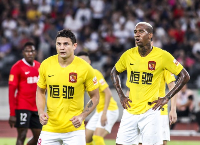 一年的冤屈在夺冠后释怀，你会给本赛季的恒大球员作出什么评价？