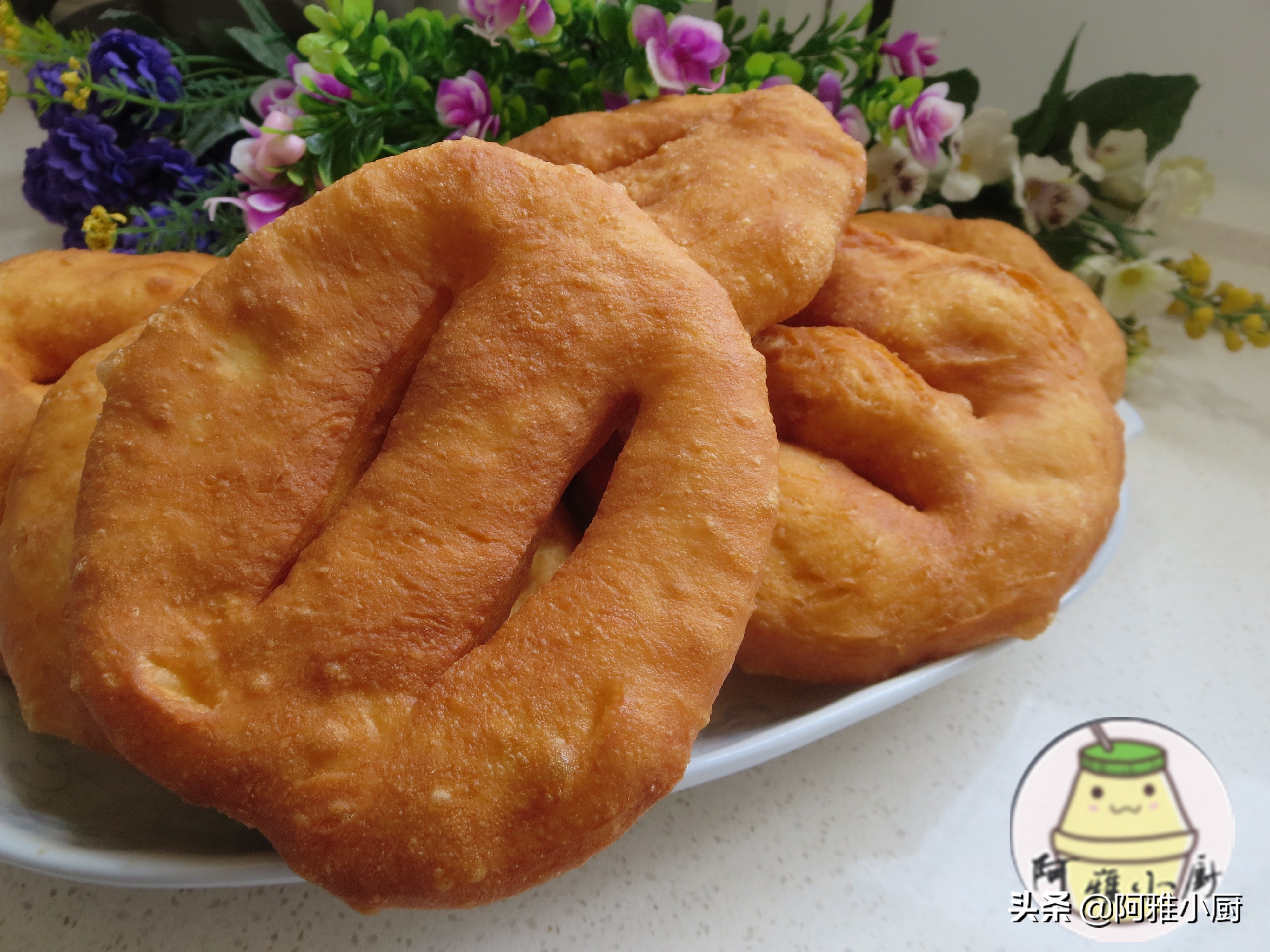 蓬松酥软的油饼,葱花油饼怎么炸才酥软好吃视频