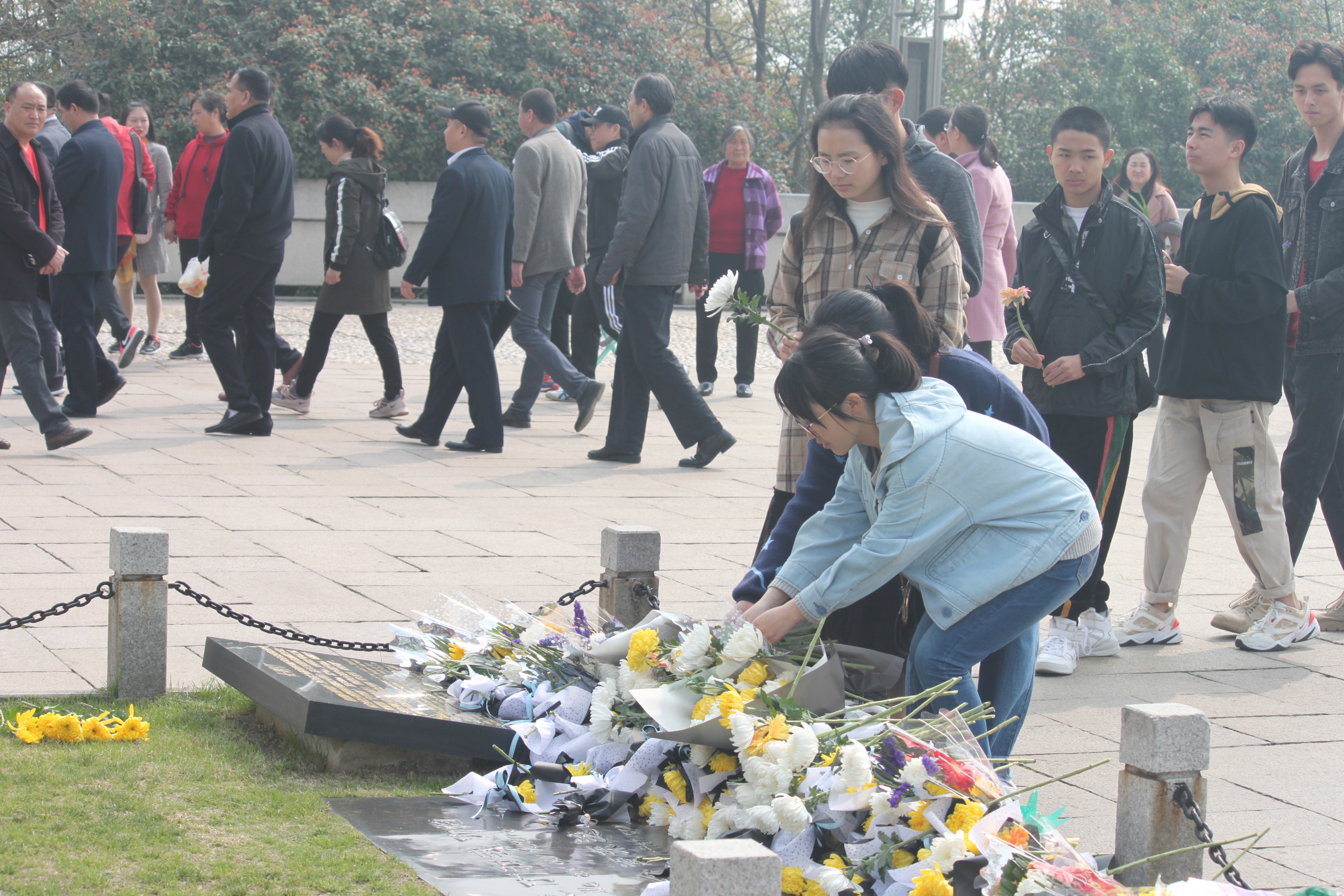 雨花台烈士陵园24只花圈意义,雨花台烈士纪念碑凭吊仪式