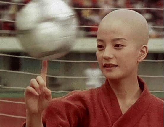 赵薇评价周星驰视频,少林足球周星驰对赵薇说回火星