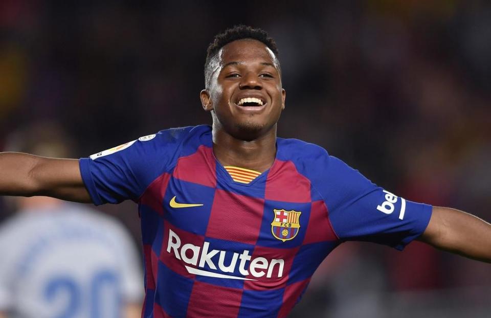 三喜临门！巴萨赢球后又传来喜讯，曝阿根廷中锋阿奎罗即将回归