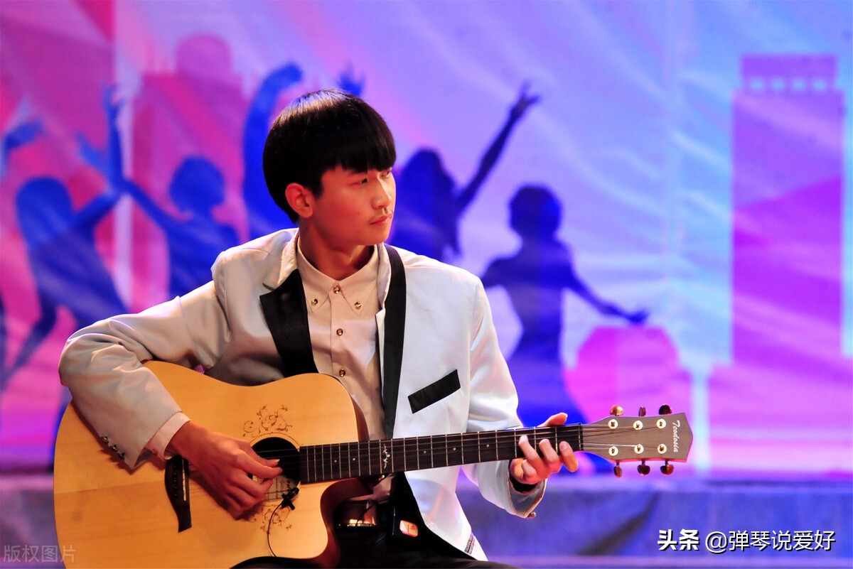 吉他基础练好了第一首歌练什么好,吉他基本功练成什么样才可以学歌