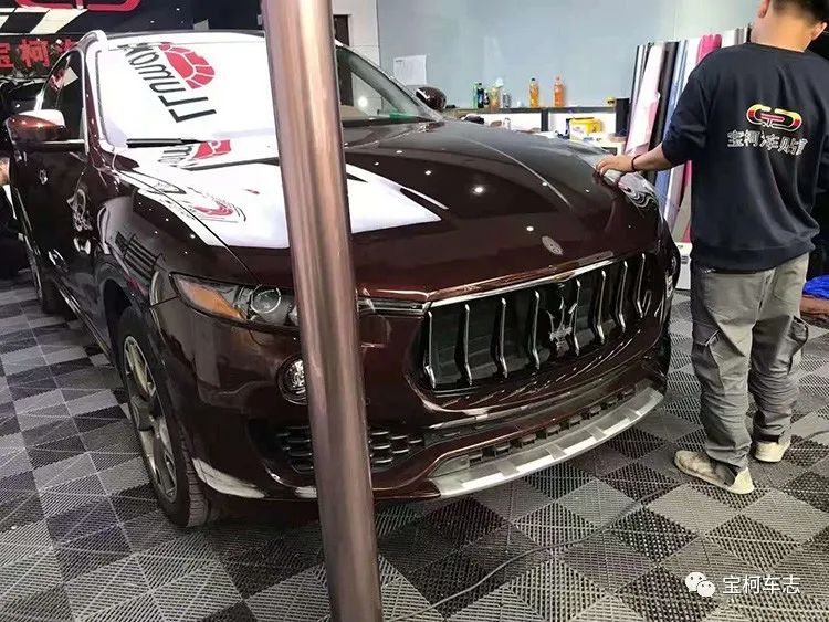 宝柯车志看看奔驰/特斯拉/玛莎拉蒂贴冰霉粉后的效果是怎么样的