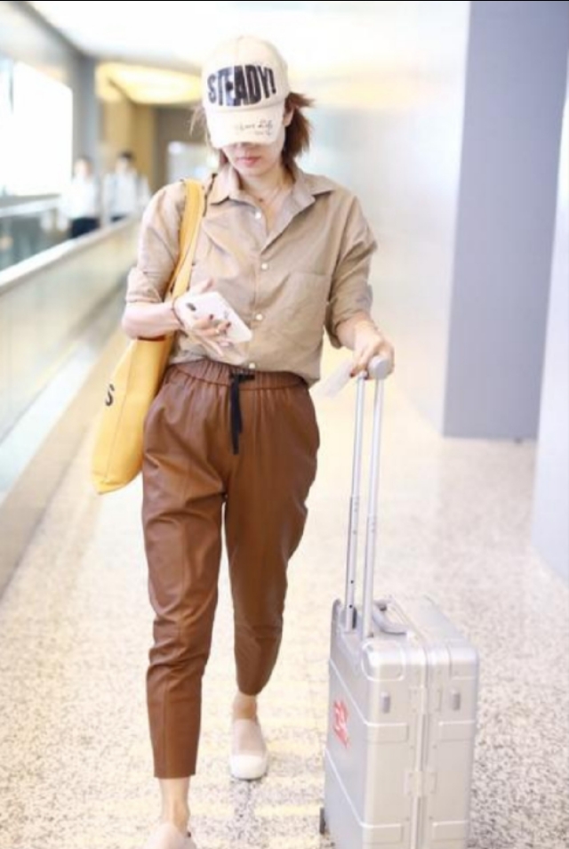 马伊琍穿松紧带裤子,马伊琍穿露脐