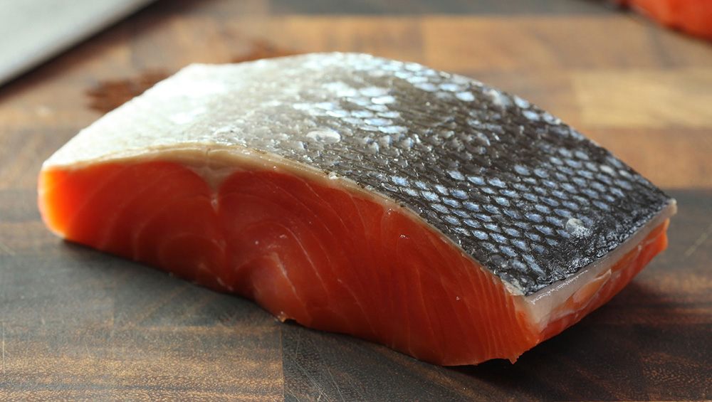 生吃三文鱼腥不腥,三文鱼怎样吃更好吃更简单