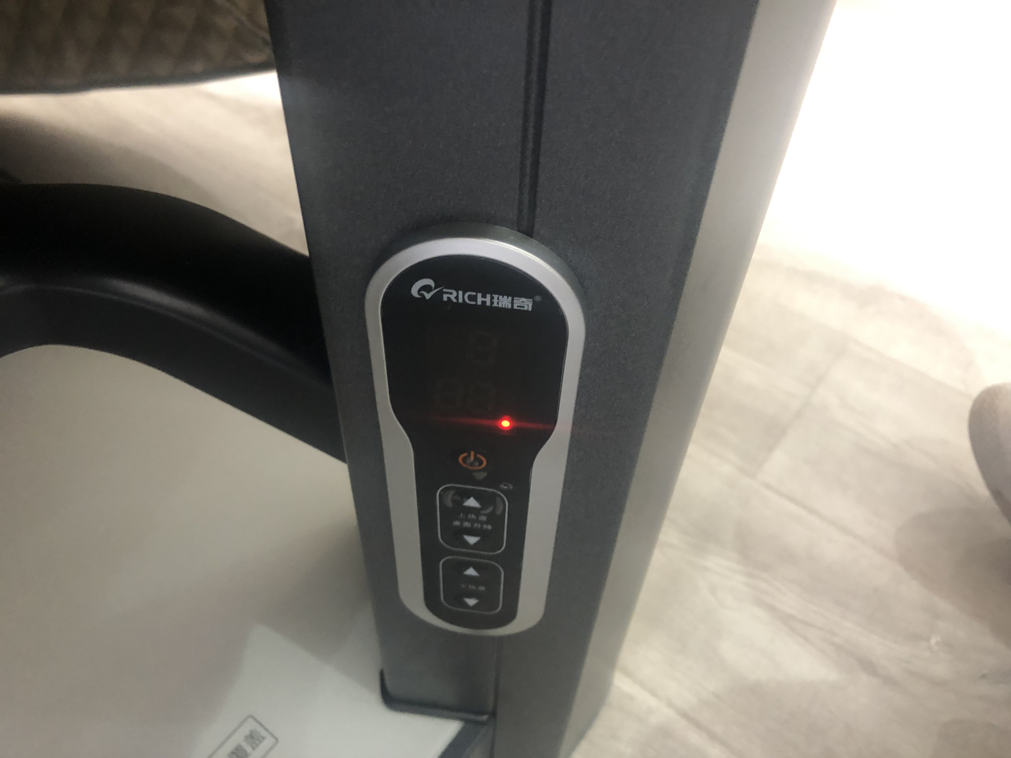 冬天手在被窝里被冻手了,冬天冻得我瑟瑟发抖的时候