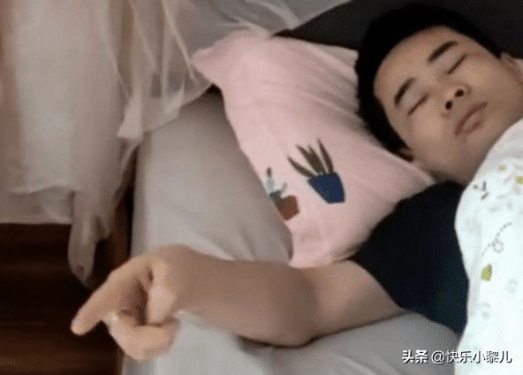 奶爸带孩子火了,奶爸带萌娃玩耍火了