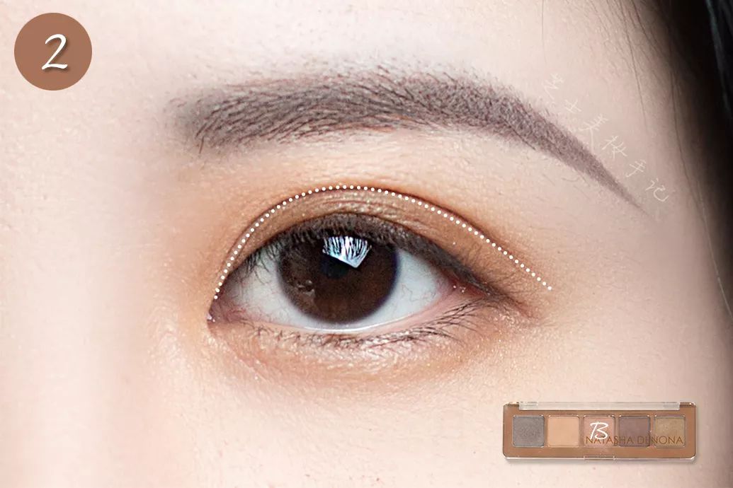 眼影不会画只涂液体眼影,新手画眼影教你正确的眼影画法