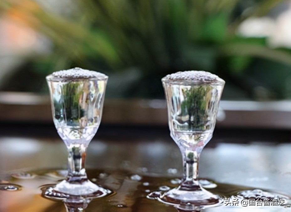 45度的竹叶青酒能价值多少钱,45度竹叶青酒好喝吗