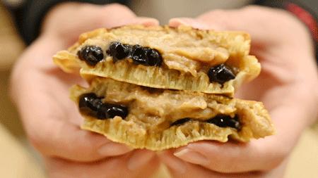 火了50年!台湾来の车轮饼,自带“拉丝”特效