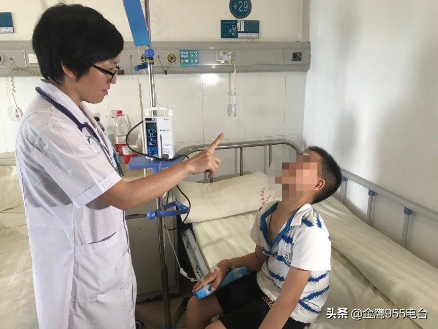 家长注意了！男孩不慎摔倒温度计插入眼眶三年驱汞治疗仍有残余