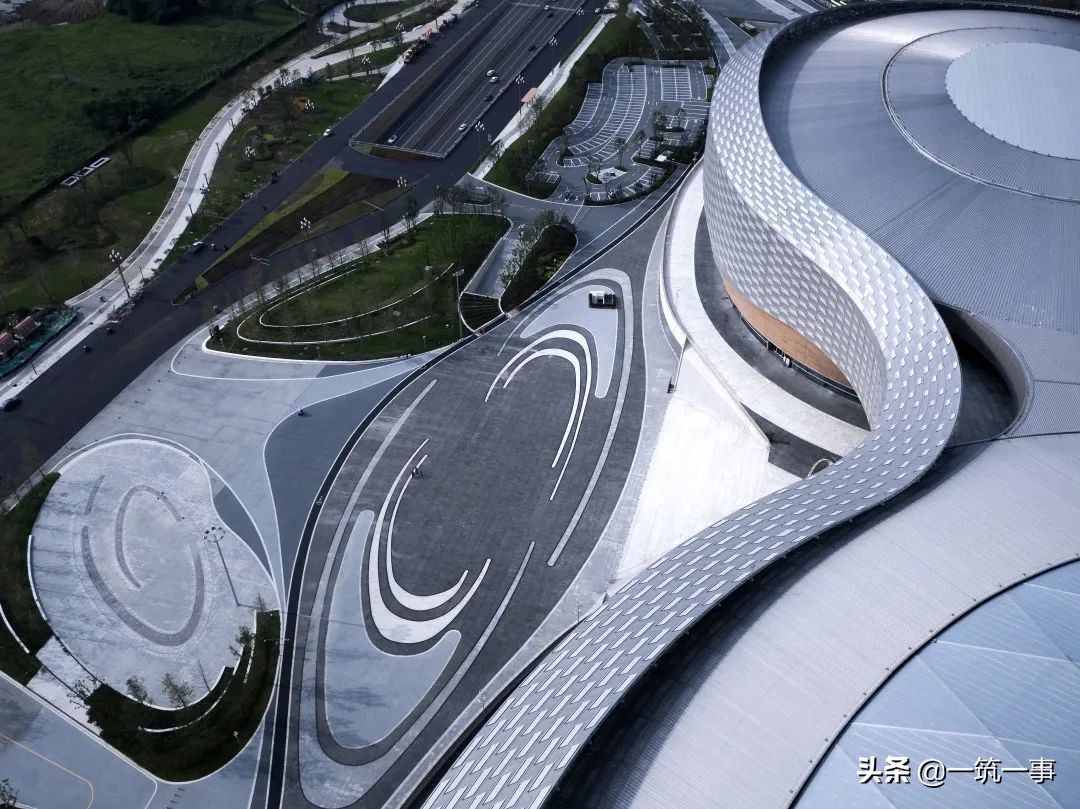 凤凰山体育公园：这座满足顶级赛事标准的场馆藏了多少“秘密”？