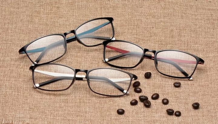 怎样挑选眼镜视频教程,配眼镜如何知道自己适合什么眼镜