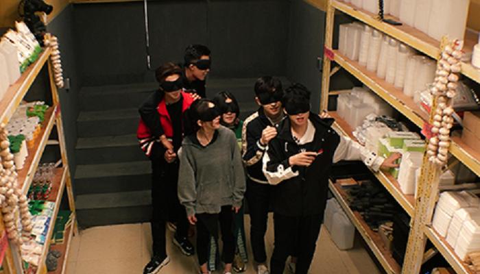 密室大逃脱综艺真的特别好看,密室逃脱网友扮鬼吓坏工作人员