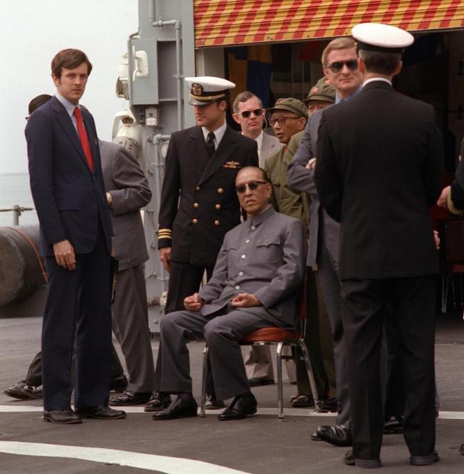 *飚耿**和赵兰香，睡在窑洞之中的战士夫妇，新中国的外交明星