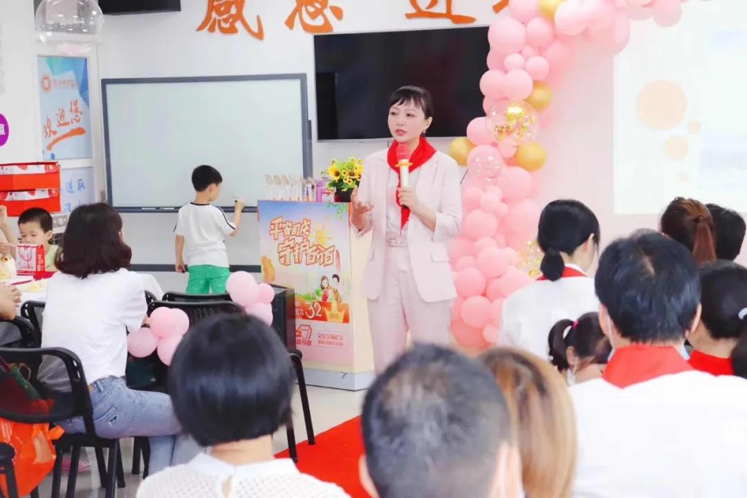 厦门保险皇后收入,保险皇后一年收入