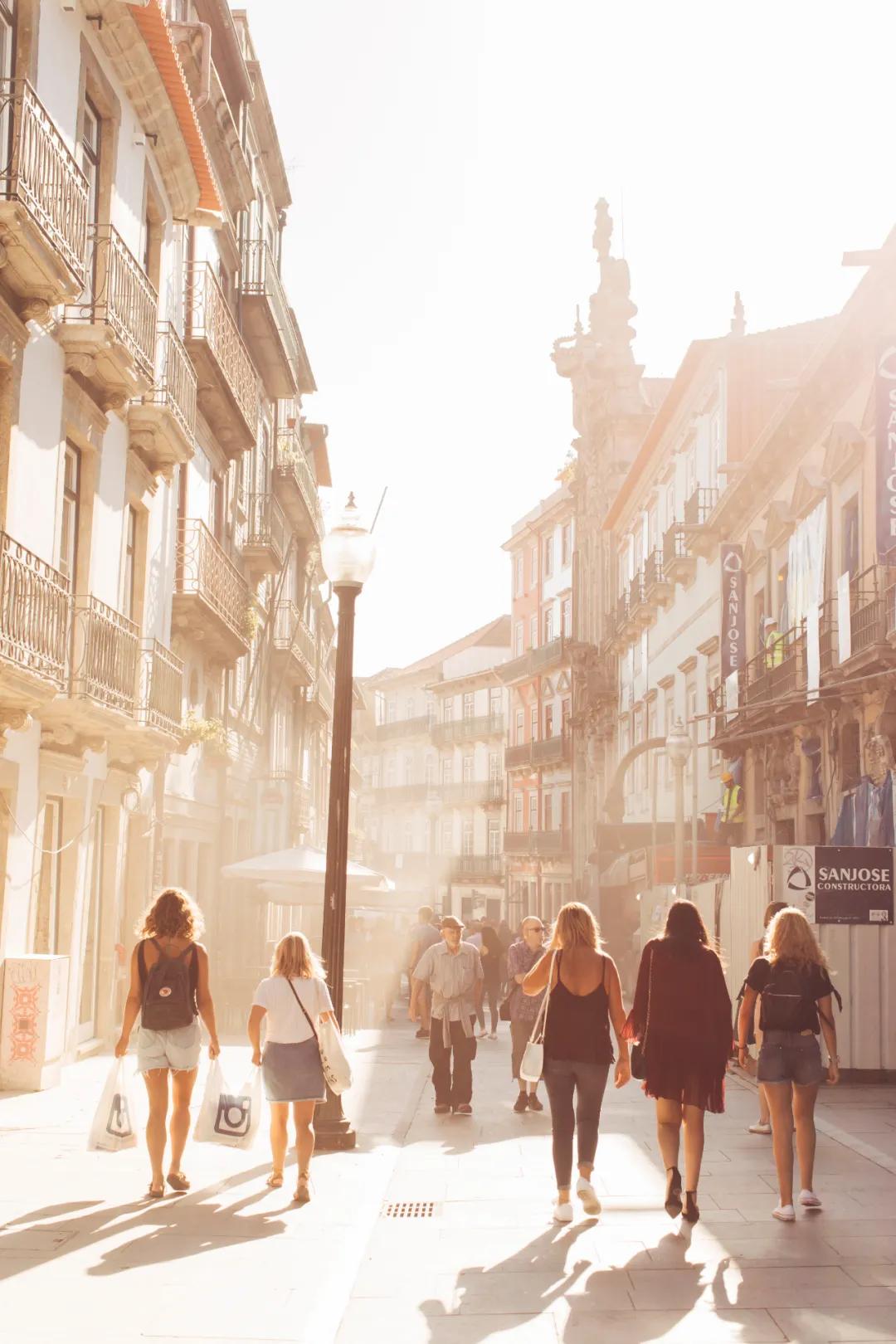 当你去旅行的时候,当你旅行的时候你在看什么