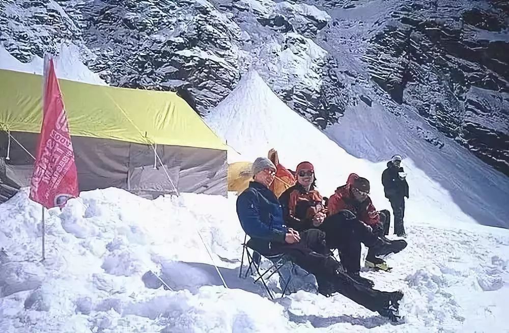 那些与登山八竿子都打不着的企业品牌，为何要为登山慷慨解囊？