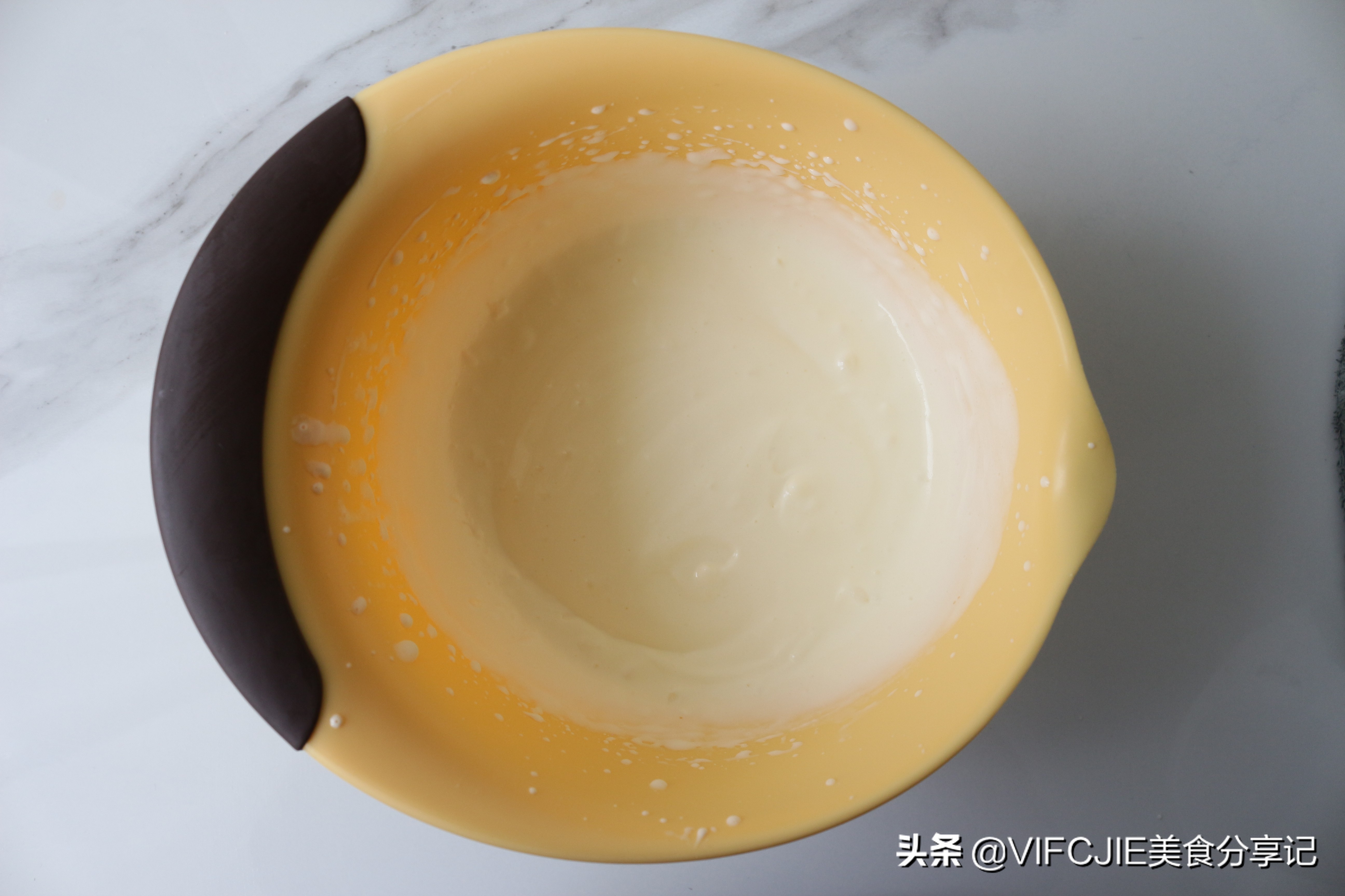 冬天适合做的水果奶盖茶,在家不用冰就能做的饮料