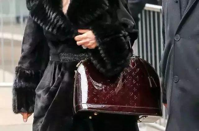 法国lv值得买的款,在法国买lv哪个款式最划算