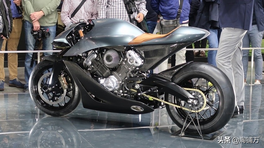 巅峰极速阿斯顿马丁评测,阿斯顿马丁amb001赏车