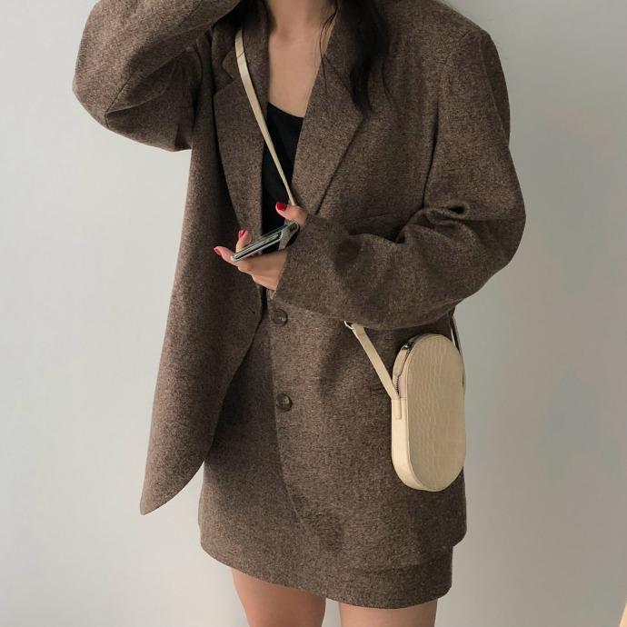 韩系穿搭宽松咖色,秋冬穿搭今年最流行的咖色