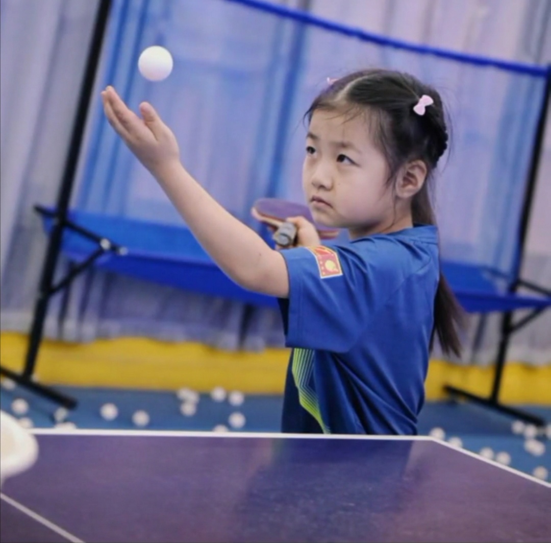 小依依乒乓选手,乒乓小依依抖音