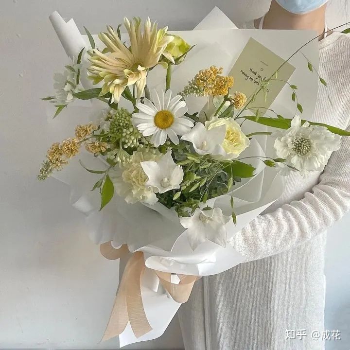 卖花包装纸选什么颜色,新手开花店怎么选择包装纸